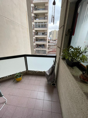 Departamento En Venta De 3 Ambientes Con Balcón Y Espacio Guardacoche- Wilde