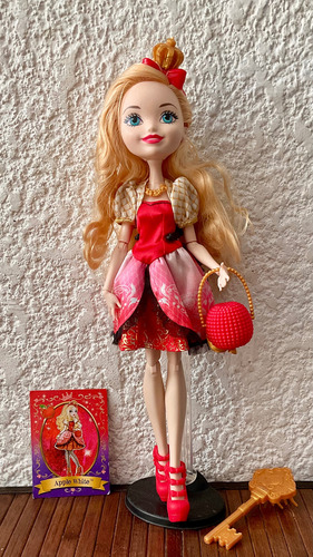 Muñeca Ever After Apple White Hija De Blancanieves (Usado)
