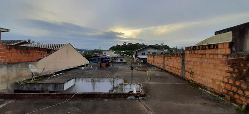 Imagem 13 de 15 de Casa - Padrão, Para Venda Em Joinville/sc - V572