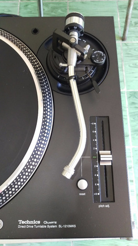 Tornamesas Technics Sl 1210 Mk5 Dj Impecables Todo Original (Usado)