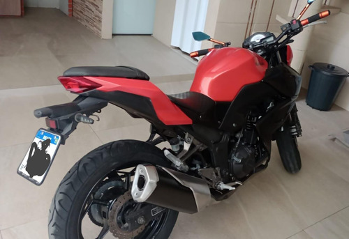 Moto Kawasaki, Impecável.