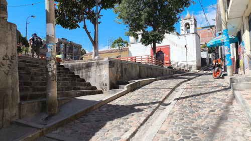 Terreno Con Doble Frontis En El Centro Histórico Ayacucho