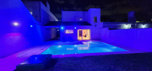 Dueño Vende!!! Casa 6 Ambientes Y 3 Baños, Moron.