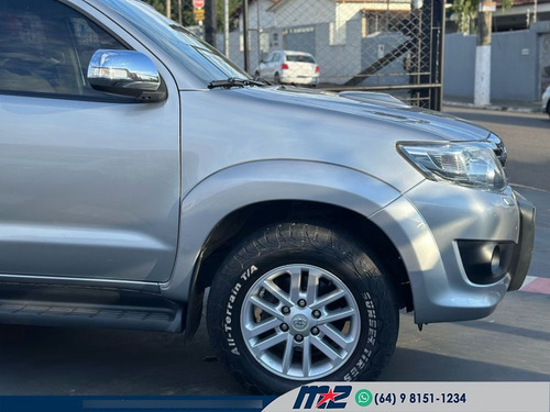 Toyota Hilux SW4 SRV D4-D 4X4 3.0 TDI DIES. AUT