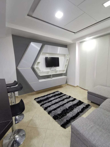 Imagen 5 de 13 de María Meléndez Vende Lujoso Apartamento El Parral Res Merlot