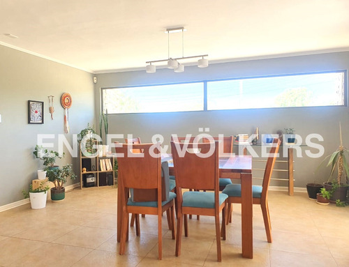 Exclusiva, Moderna Y Amplia Propiedad En Venta