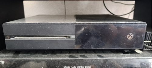 Xbox One Con Palanca Y Su Cable Hdmi Con Un Juego De Gta V 