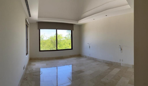 Amplia Casa En Condominio En Venta En Chablekal