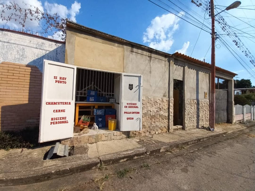 En Venta Casa Terreno En El Limòn, Sector  Cecilio Acosta, 005jsc