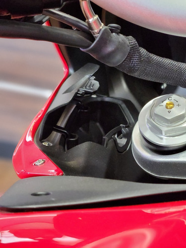 Imagen 23 de 25 de Mv Agusta Turismo Veloce Rosso No Ducati, No Multistrada