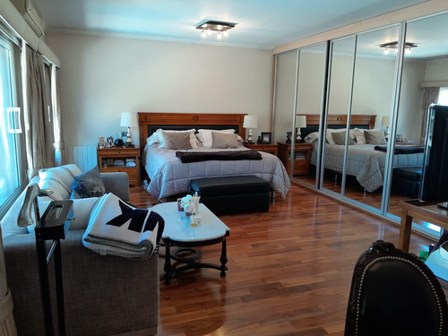 Casa En Venta En Martinez De Libertador Al Rio.