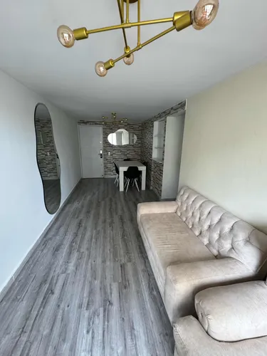 3habitaciones , 2 Baños, Un Parking , Balcón Y 1 Deposito .