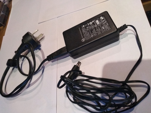 Fuente Cargador Notebook Marca Leader Electronics 12v 1.25 A