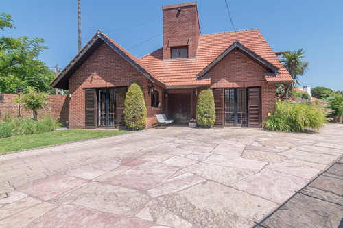 Chalet De Categoría - Barrio Pinos De Anchorena