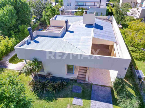 Alquiler De Casa 3 Dormitorios Comahue Golf
