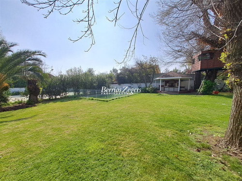 Casa En Venta, 4 Dormitorios 4 Baños, Sala De Estar La Reina