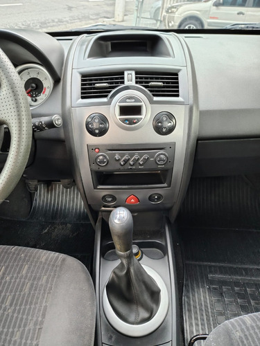 Renault Megane 1.6 DYNAMIQUE GRAND TOUR 16V FLEX 4P MANUAL