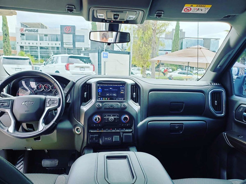 Imagen 9 de 15 de Chevrolet Cheyenne 2020 5.4 2500 Doble Cab Lt Z71 4x4 At