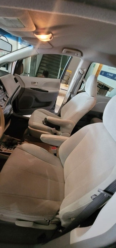 Imagen 9 de 12 de Toyota Sienna 2012 3.5 Ce At