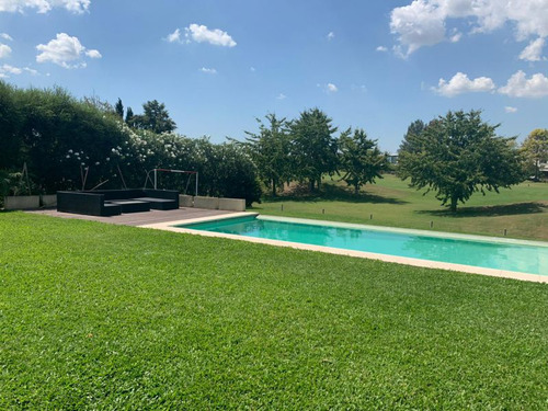 Casa En Venta En Buenos Aires Golf