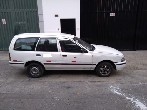 Nisan Ad Station Wagon 1999 -blanco