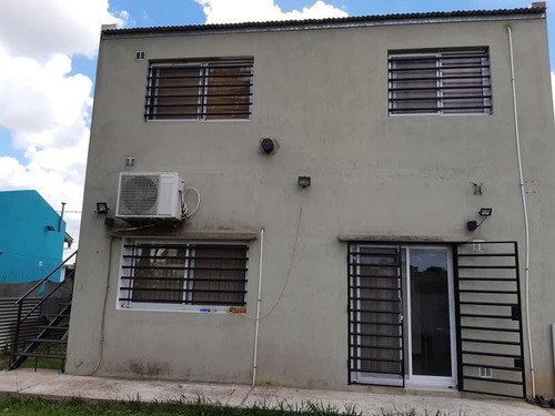 Casa En Venta De 3 Dormitorios.