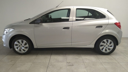 Imagen 3 de 8 de Chevrolet Onix 1.4 N Lt Con Gnc 2015