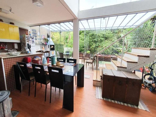 Imagem 6 de 22 de ? - Imóvel De 3 Andares, Sendo Os Quartos Nos Andares De Cima E O Restante Da Casa Todo Integrado, Com Muito Vidro E Área Verde. Para Quem Gosta De P - Ca00893 - 70295346