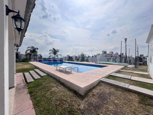 Casa En Venta En Fracc. San Pedro, Prolongación Bernardo Quintana, Querétaro