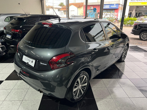 Peugeot 208 1.6 Feline
