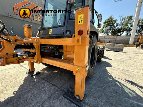 Retroexcavadora Case 570sv 4x4 Año 2023