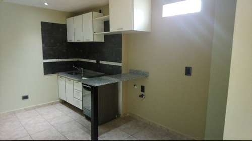 Venta Mono Ambiente En Villa Sarmiento.