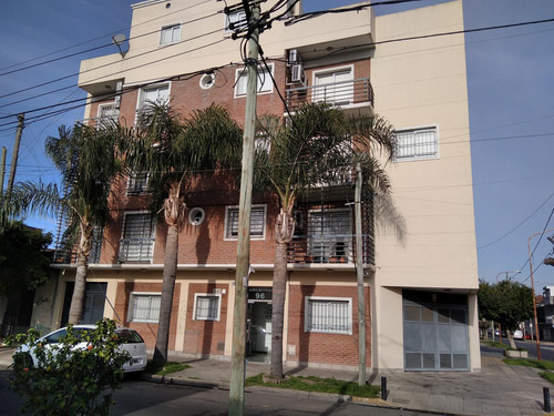 Venta Depto De Cinco Amb Con Cochera En Ramos Mejia Sur