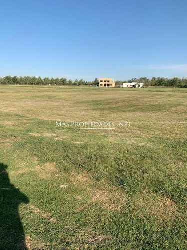 Imagen 3 de 5 de Haras Del Sur 3 Barrio Las Palmeras Lote Con Fondo A Un Lago