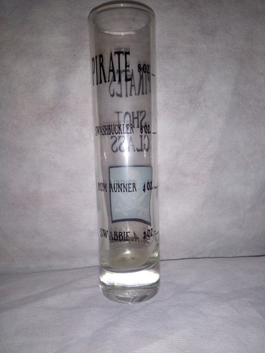 Imagen 2 de 6 de Shots: Glasses.