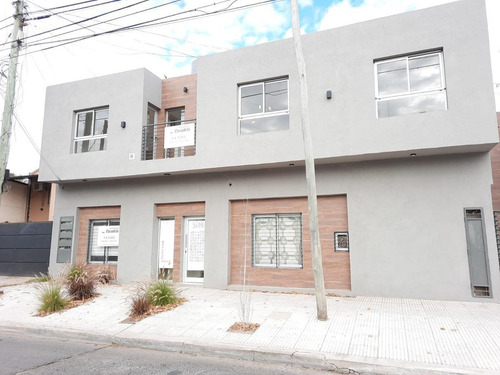 Imagen 1 de 23 de Ph - Castelar
