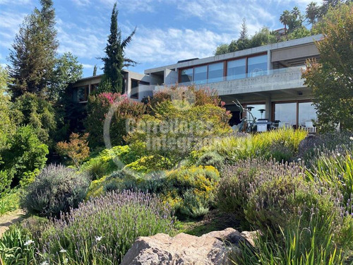 Casa En Arriendo De 5 Dorm. En Lo Barnechea