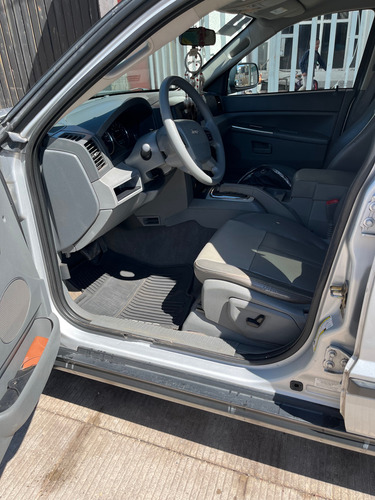 Jeep Grand Cherokee 3.7 Laredo V6 4x2 Mt