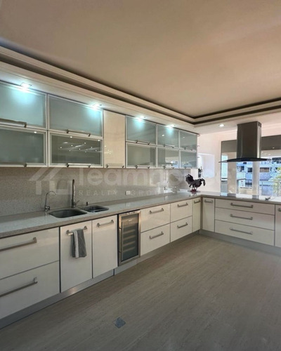 Teamhouse+ Ofrece En Venta Lujosa Casa En Las Villas