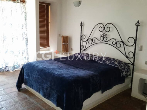 Cgi + Luxury Ofrece En Alquiler Vacacional Villa Retiro