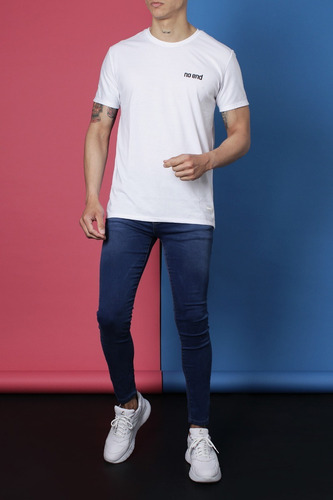 Imagen 4 de 6 de Remera Estampada There Is No End Hombre 37288