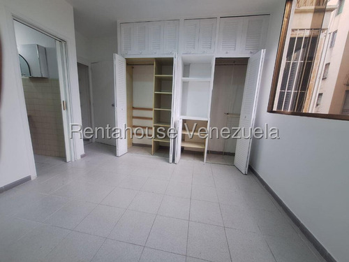 En Venta Apartamento En El Paraiso. Cod Flex: 25-22717