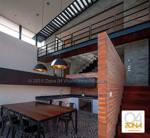 Exclusiva Residencia En Venta Con Diseño Único En Lomas De C