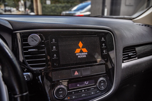 Mitsubishi Outlander V6 2016