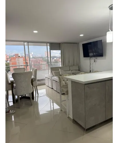 Venta De Apartamento En Laureles.