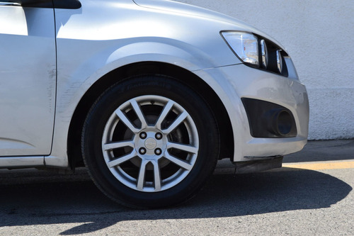 Imagen 9 de 15 de Chevrolet Sonic Ltz 2016 Plata
