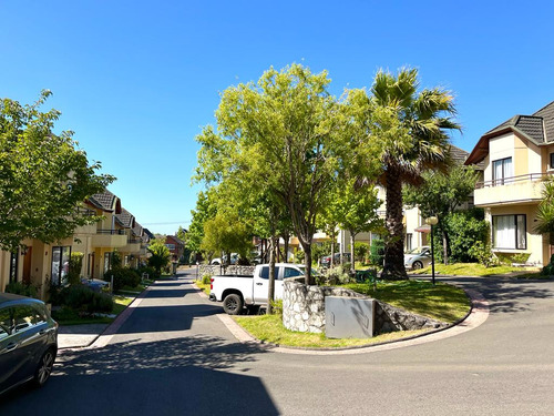 Oportunidad Única: Casa Semi-amoblada En Lomas De San Seba