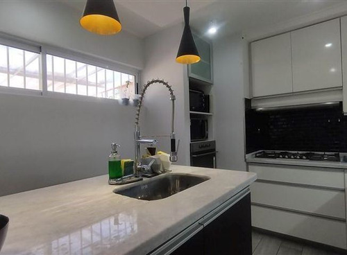 Amplia Casa, 5 D 5b En Las Condes Piscina Temperada, Segura