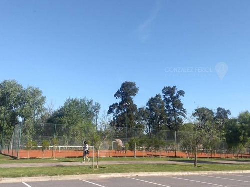 Casa En Venta Ubicado En Country Maschwitz, Zona Norte