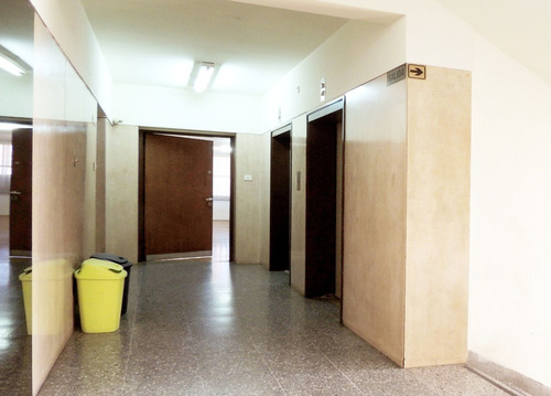 Imagen 2 de 14 de Excelente Oficina En Zona Histórica - Dueño Vende